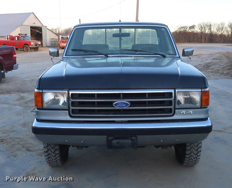 image for item DA8520 1989 Ford F250 XLT pickup truck