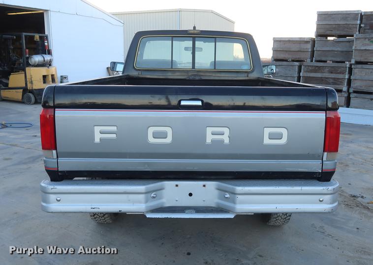 image for item DA8520 1989 Ford F250 XLT pickup truck