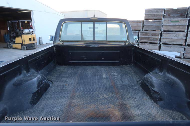 image for item DA8520 1989 Ford F250 XLT pickup truck