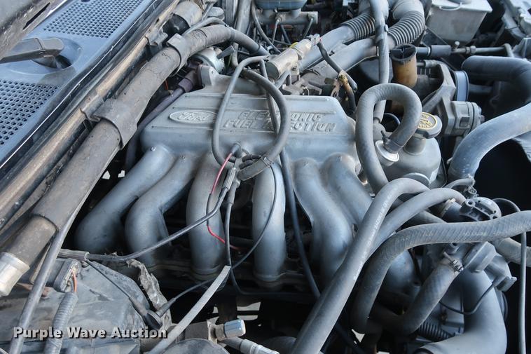 image for item DA8520 1989 Ford F250 XLT pickup truck