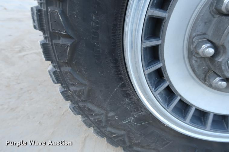 image for item DA8520 1989 Ford F250 XLT pickup truck