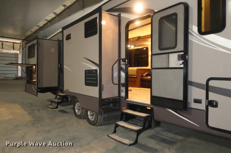 image for item DA8587 2014 Heartland 3650BH Gateway camper