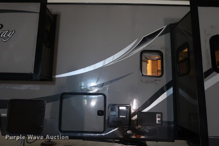 image for item DA8587 2014 Heartland 3650BH Gateway camper