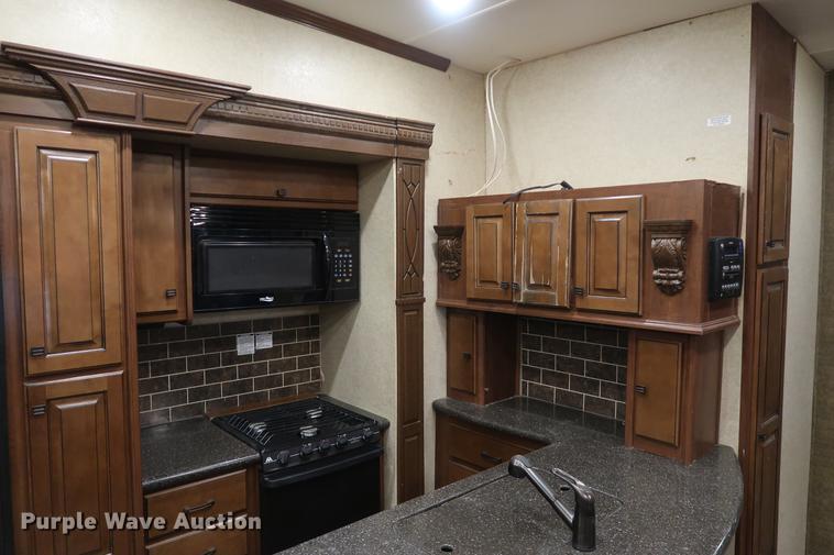 image for item DA8587 2014 Heartland 3650BH Gateway camper