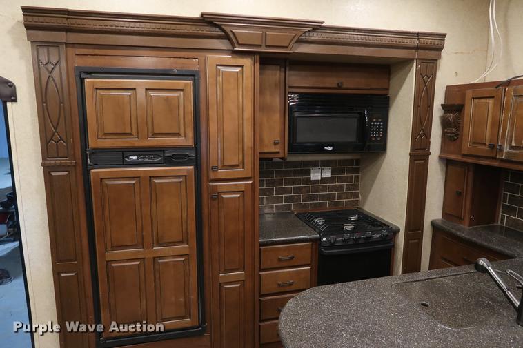 image for item DA8587 2014 Heartland 3650BH Gateway camper