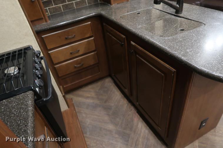 image for item DA8587 2014 Heartland 3650BH Gateway camper