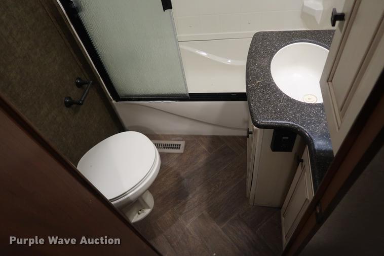 image for item DA8587 2014 Heartland 3650BH Gateway camper