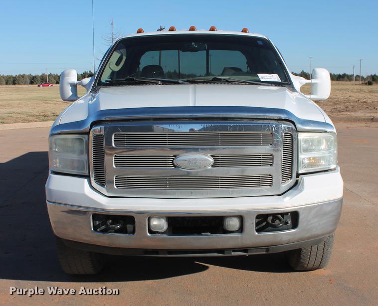 image for item DB5071 2007 Ford F250 Super Duty Lariat Crew Cab pickup truck