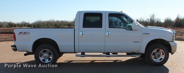 image for item DB5071 2007 Ford F250 Super Duty Lariat Crew Cab pickup truck