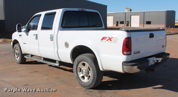 image for item DB5071 2007 Ford F250 Super Duty Lariat Crew Cab pickup truck