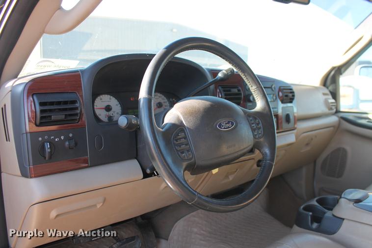 image for item DB5071 2007 Ford F250 Super Duty Lariat Crew Cab pickup truck