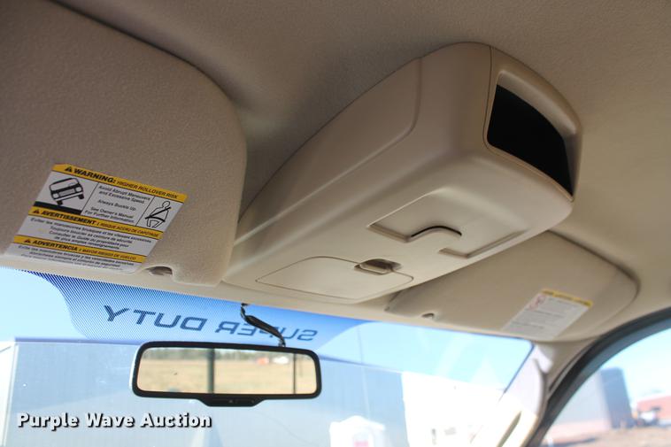 image for item DB5071 2007 Ford F250 Super Duty Lariat Crew Cab pickup truck