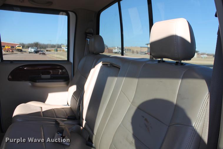 image for item DB5071 2007 Ford F250 Super Duty Lariat Crew Cab pickup truck