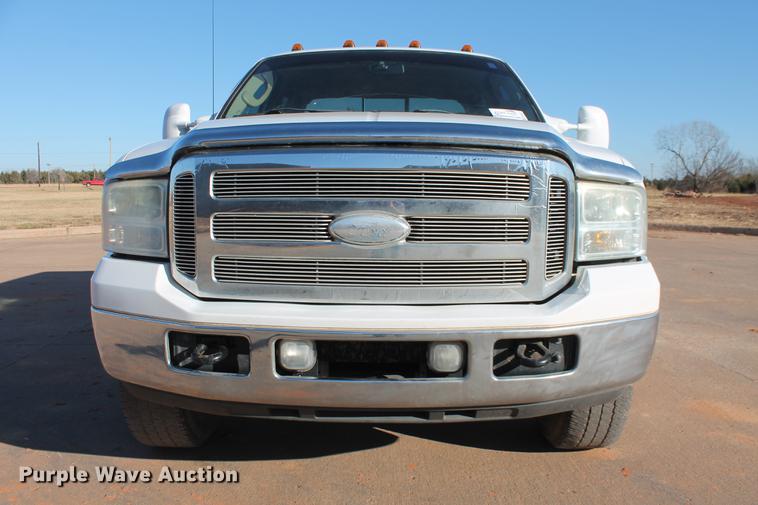 image for item DB5071 2007 Ford F250 Super Duty Lariat Crew Cab pickup truck