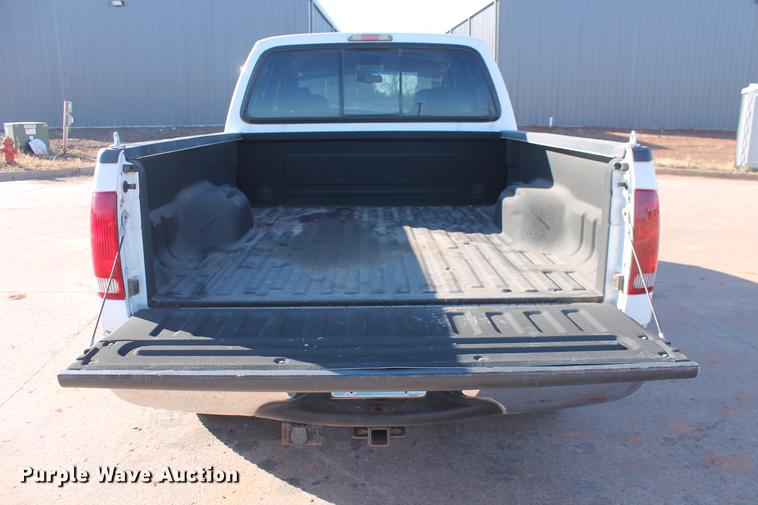 image for item DB5071 2007 Ford F250 Super Duty Lariat Crew Cab pickup truck