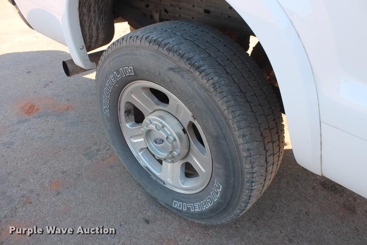 image for item DB5071 2007 Ford F250 Super Duty Lariat Crew Cab pickup truck