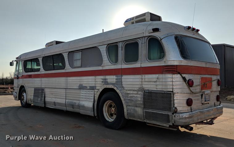 image for item DB5073 1960 GMC PD4104 coach bus