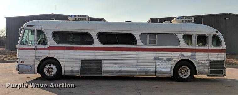 image for item DB5073 1960 GMC PD4104 coach bus