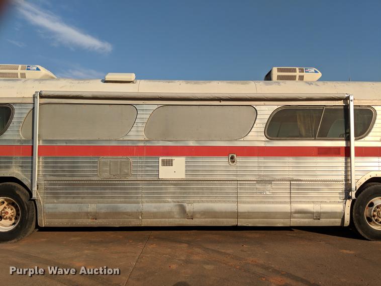 image for item DB5073 1960 GMC PD4104 coach bus