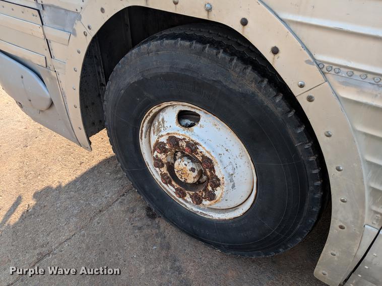 image for item DB5073 1960 GMC PD4104 coach bus