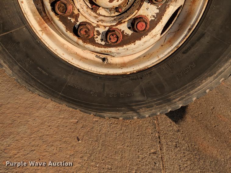 image for item DB5073 1960 GMC PD4104 coach bus