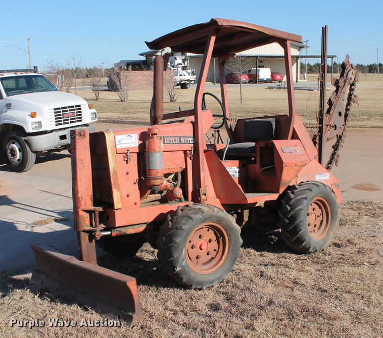 Ditch Witch R30 trencher in Norman, OK | Item DB5079 sold | Purple Wave