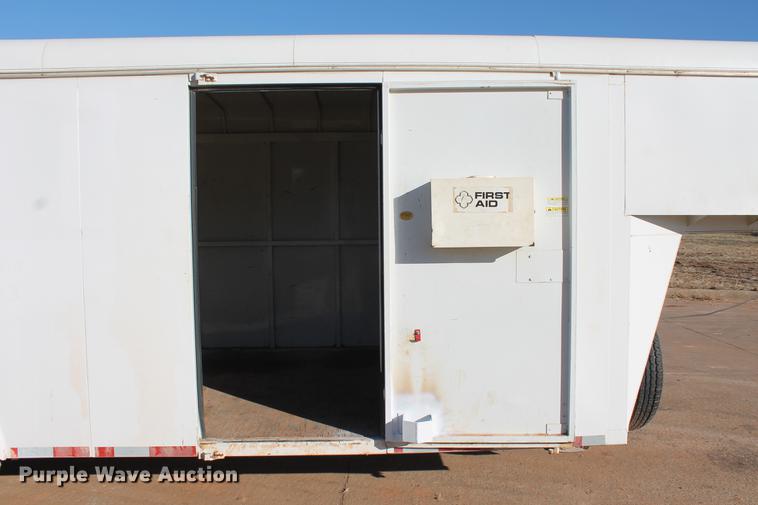 image for item DB5080 2003 CM enclosed cargo trailer