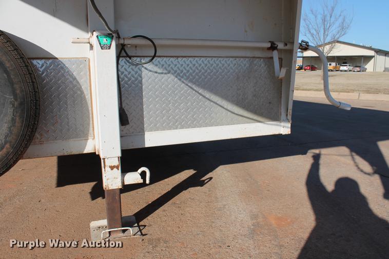 image for item DB5080 2003 CM enclosed cargo trailer