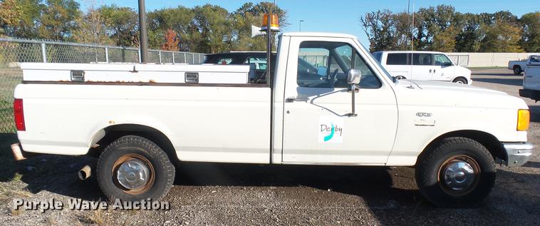 image for item DC1822 1991 Ford F250 pickup truck