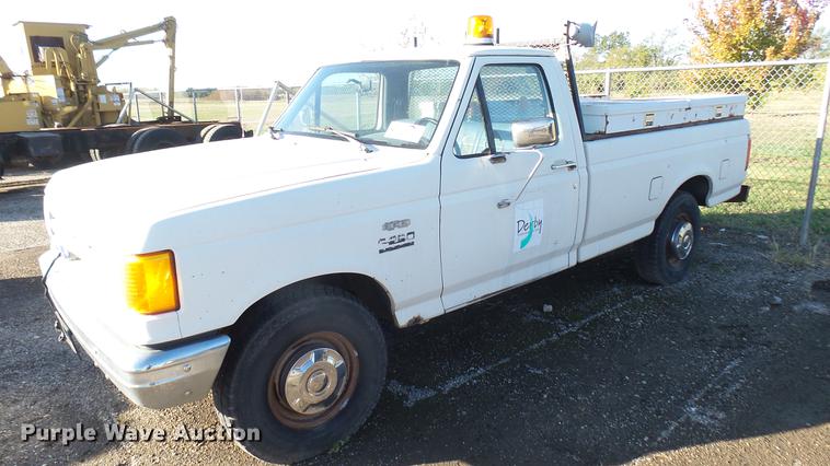 image for item DC1822 1991 Ford F250 pickup truck