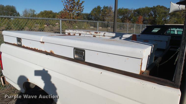 image for item DC1822 1991 Ford F250 pickup truck