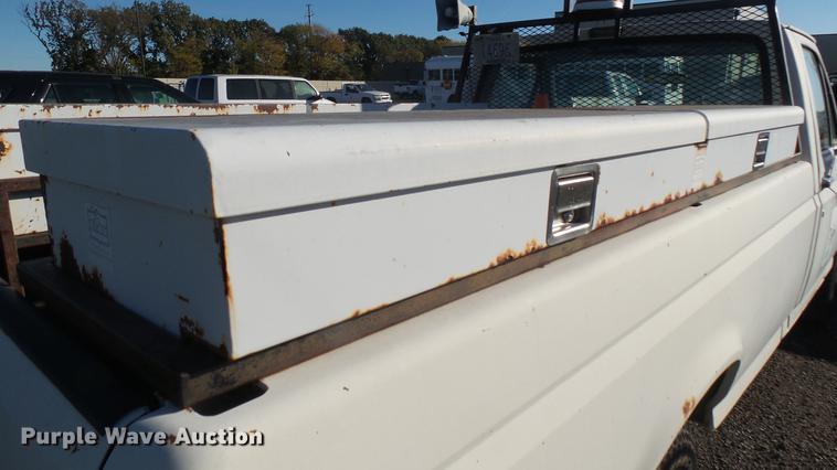 image for item DC1822 1991 Ford F250 pickup truck