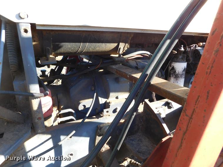 image for item DC8417 White 60 tractor