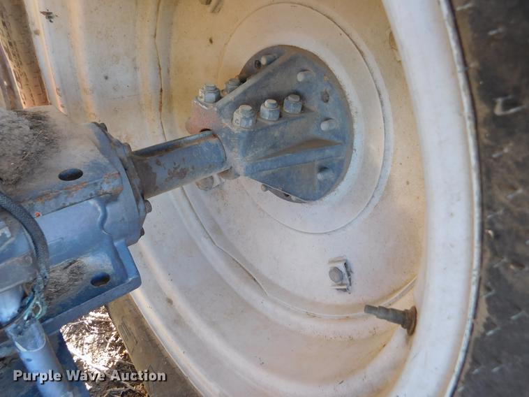 image for item DC8417 White 60 tractor