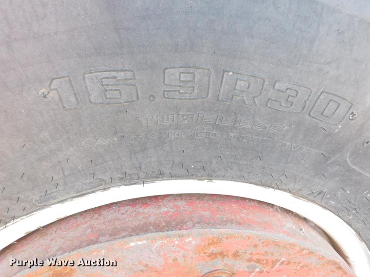 image for item DC8417 White 60 tractor