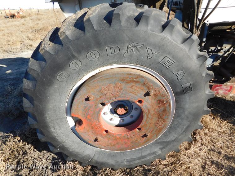 image for item DC8417 White 60 tractor