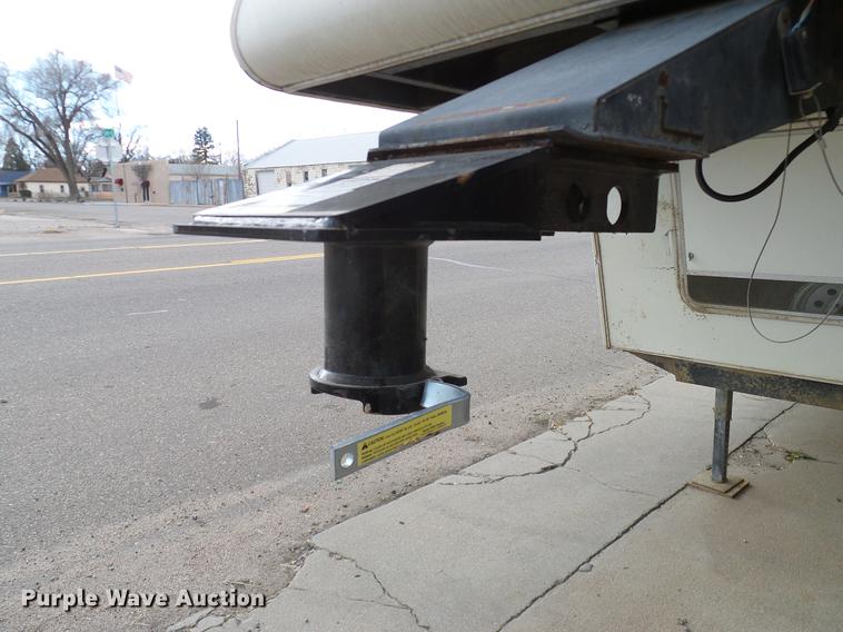 image for item DD1377 1999 Forest River Flagstaff camper