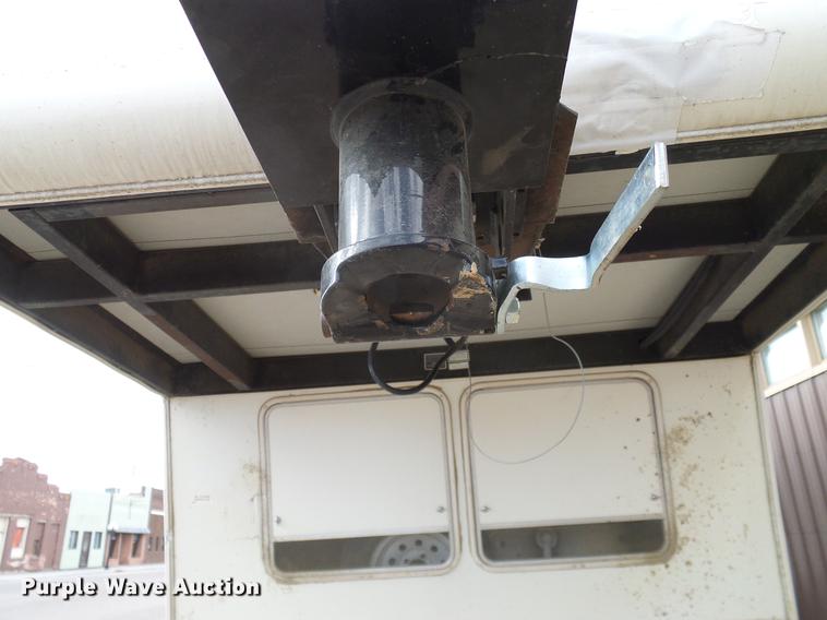 image for item DD1377 1999 Forest River Flagstaff camper