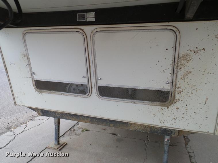 image for item DD1377 1999 Forest River Flagstaff camper