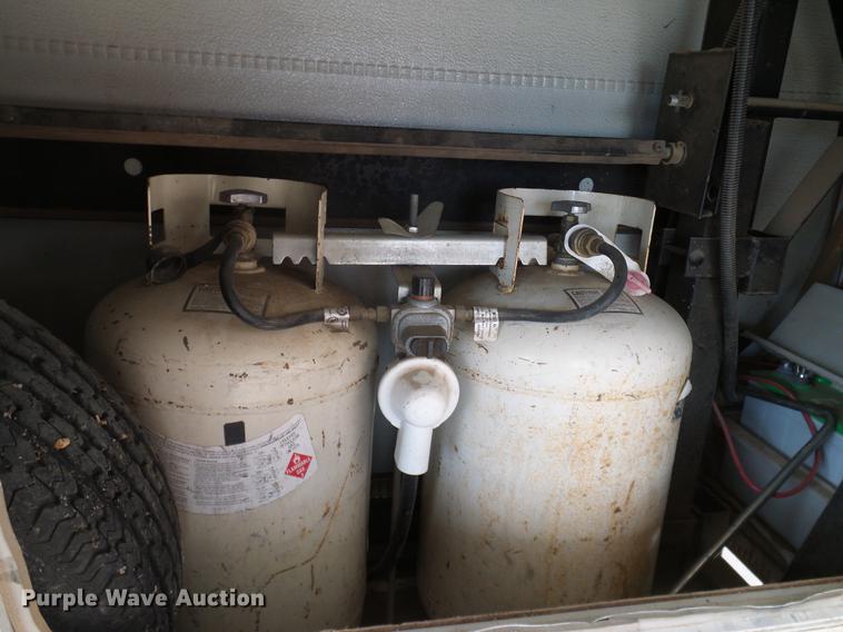 image for item DD1377 1999 Forest River Flagstaff camper