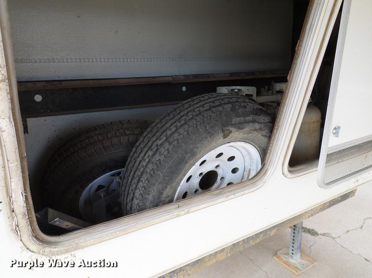 image for item DD1377 1999 Forest River Flagstaff camper