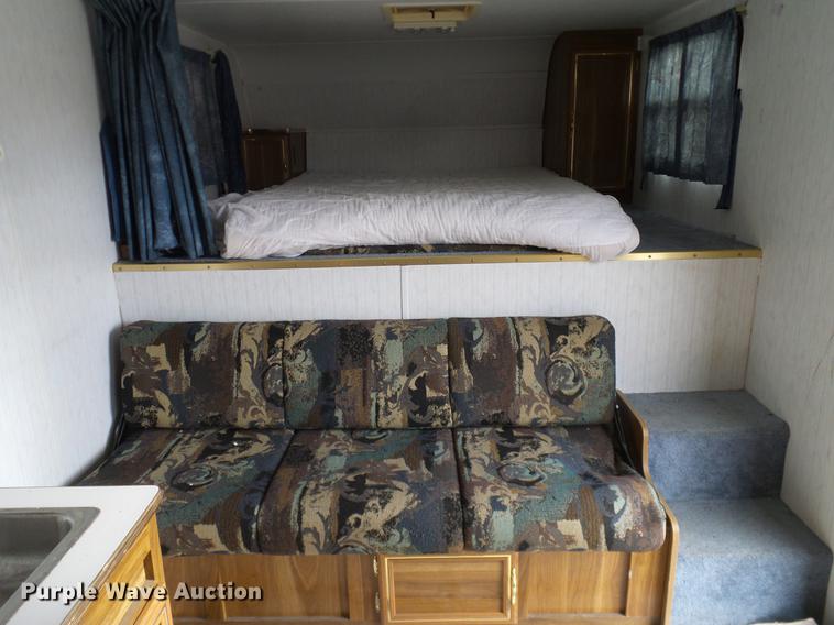 image for item DD1377 1999 Forest River Flagstaff camper