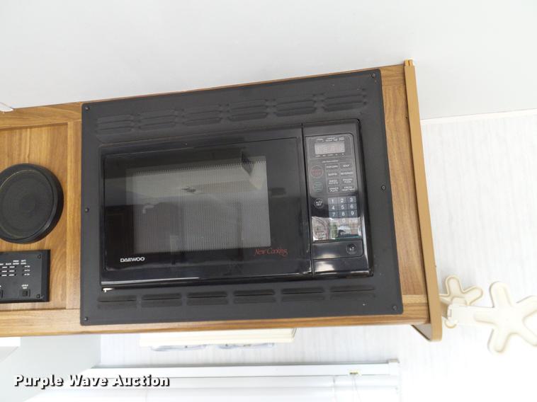 image for item DD1377 1999 Forest River Flagstaff camper