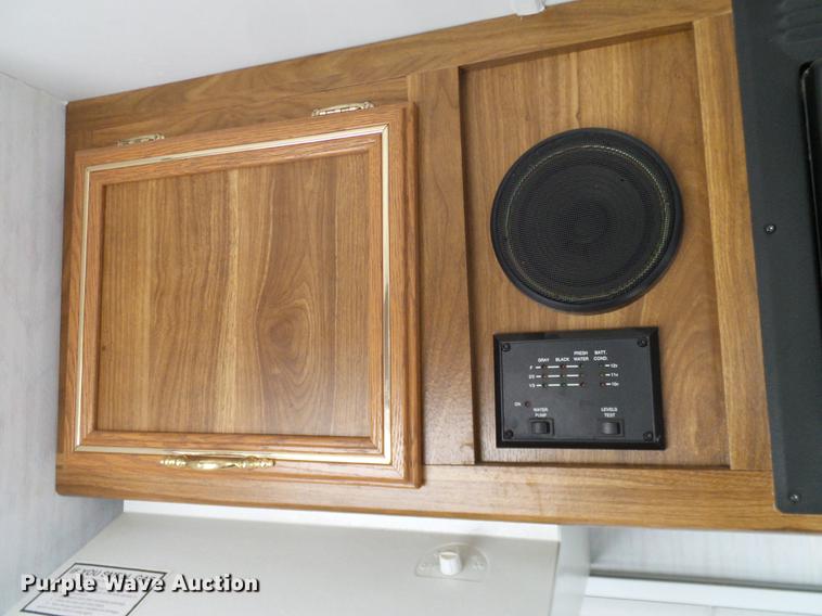 image for item DD1377 1999 Forest River Flagstaff camper