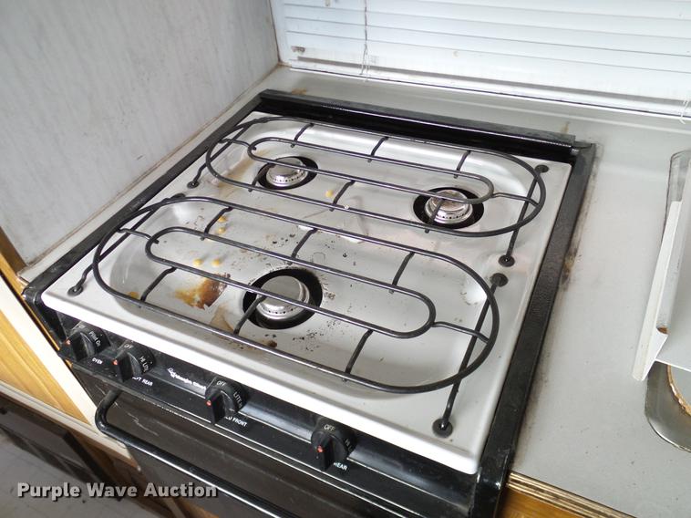 image for item DD1377 1999 Forest River Flagstaff camper