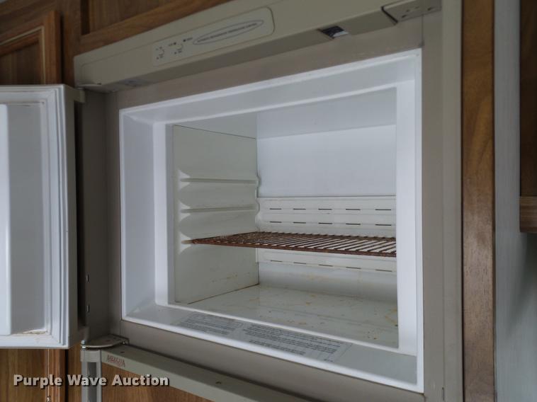 image for item DD1377 1999 Forest River Flagstaff camper