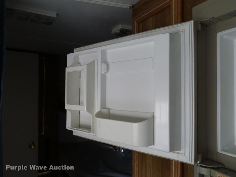 image for item DD1377 1999 Forest River Flagstaff camper