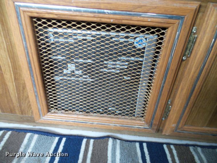 image for item DD1377 1999 Forest River Flagstaff camper