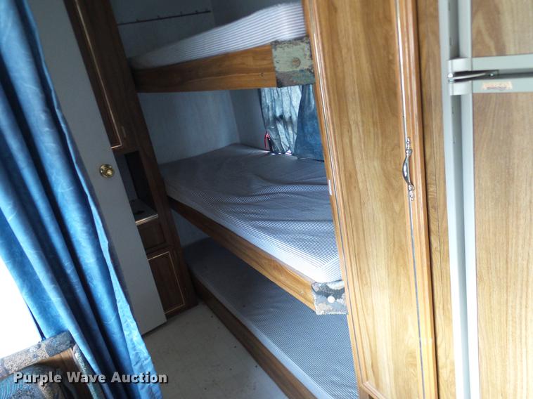 image for item DD1377 1999 Forest River Flagstaff camper