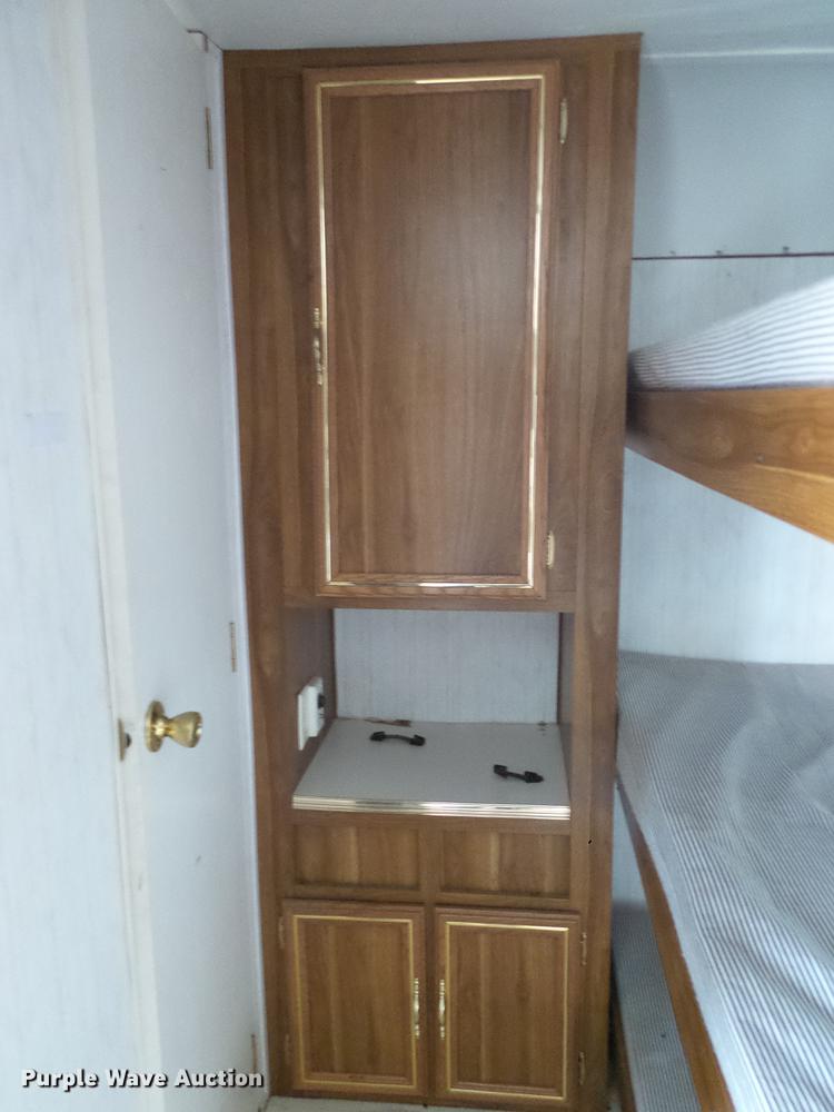 image for item DD1377 1999 Forest River Flagstaff camper